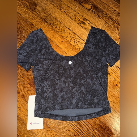 Lululemon Align Tee NWT - Picture 6 of 6